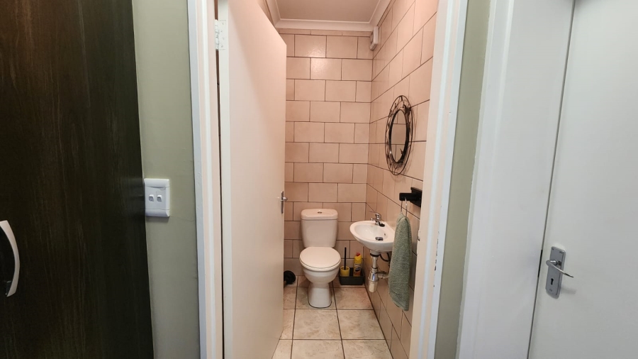 3 Bedroom Property for Sale in Protea Heights Western Cape